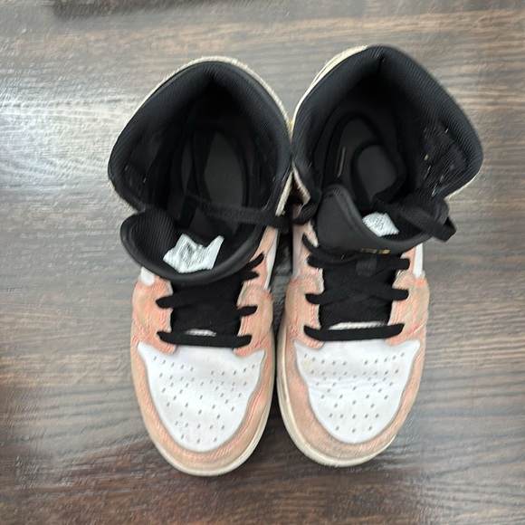 Air Jordan mid top runners - Picture 7 of 8